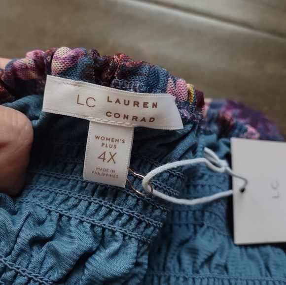LC Lauren Conrad Smocked Floral Print Top NWT - Picture 3 of 15